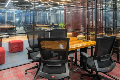 4 Seater Meeting Room