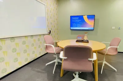 4 Seater Meeting Room