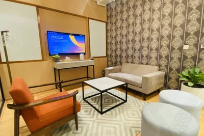 5 Seater Meeting Room
