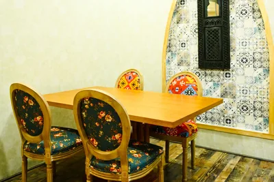 4 Seater Meeting Room