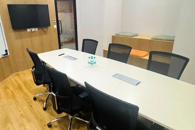 6 Seater Meeting Room