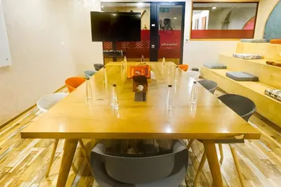 10 Seater Meeting Room