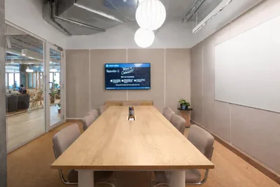 8 Seater Meeting Room