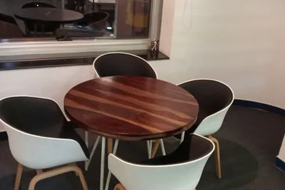 4 Seater Meeting Room