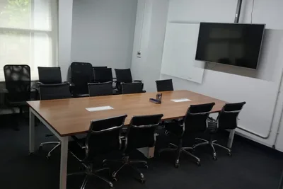 8 Seater Meeting Room