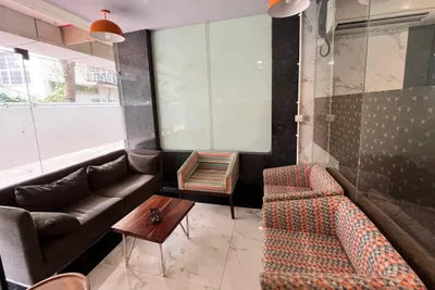 5 Seater Meeting Room