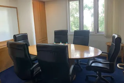 6 Seater Meeting Room