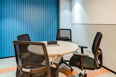 4 Seater Meeting Room