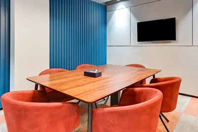 6 Seater Meeting Room