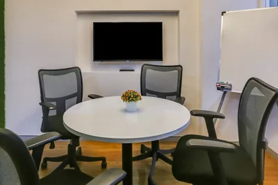 4 Seater Meeting Room