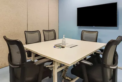 6 Seater Meeting Room