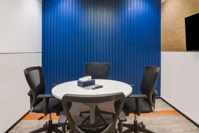 4 Seater Meeting Room