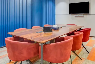 8 Seater Meeting Room