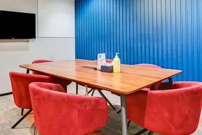 6 Seater Meeting Room