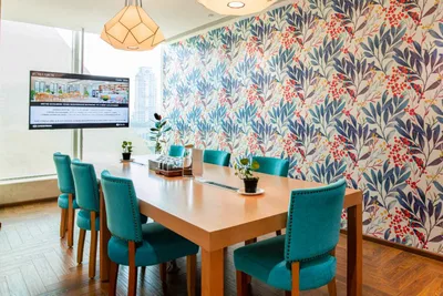 7 Seater Meeting Room