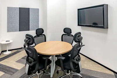 4 Seater Meeting Room
