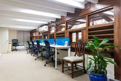 Desk – DBS Business Center