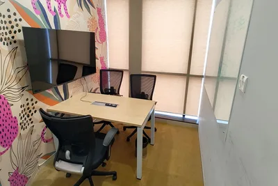 4 Seater Meeting Room