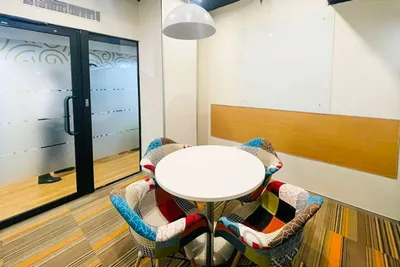 4 Seater Meeting Room
