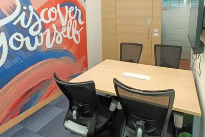 4 Seater Meeting Room
