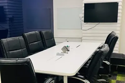 8 Seater Meeting Room