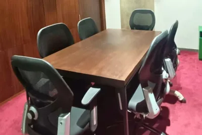 6 Seater Meeting Room