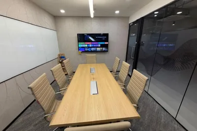 8 Seater Meeting Room