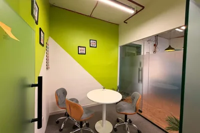 4 Seater Meeting Room