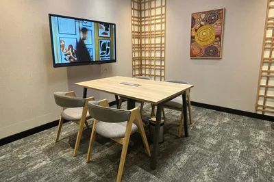 4 Seater Meeting Room