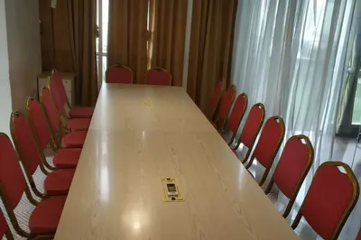25 Seater Meeting Room