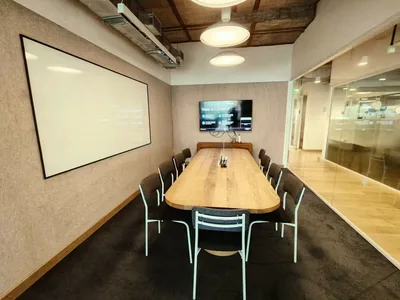 10 Seater Meeting Room interior