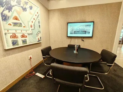 4 Seater Meeting Room interior