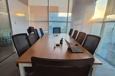 8 Seater Meeting Room