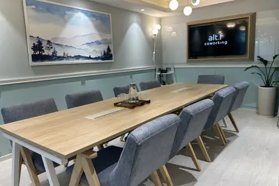 9 Seater Meeting Room