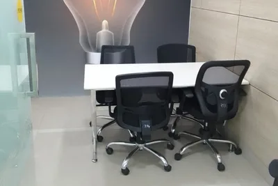 4 Seater Meeting Room