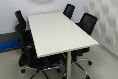 5 Seater Meeting Room