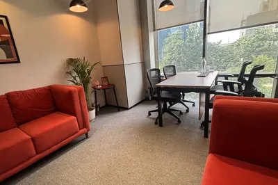 Desk – Ofis Square space
