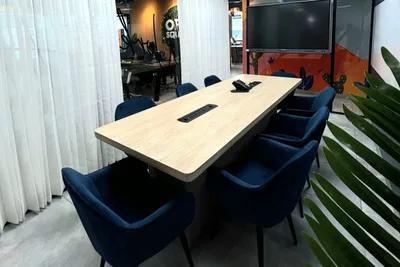 8 Seater Meeting Room