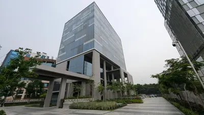 Whole-floor lease