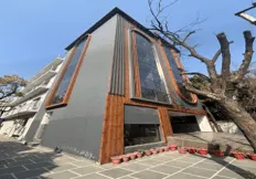 Whole-floor lease