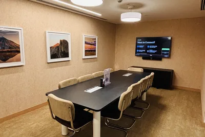 10 Seater Meeting Room