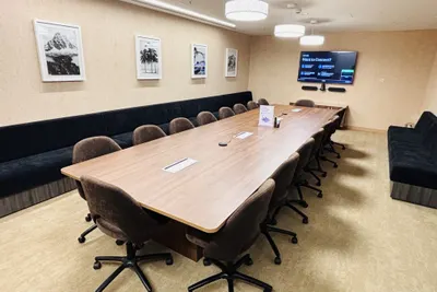 18 Seater Meeting Room