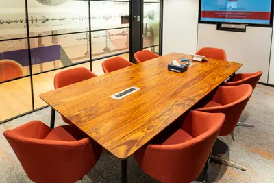 8 Seater Meeting Room