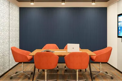 6 Seater Meeting Room