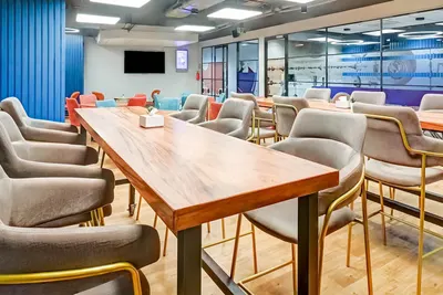 6 Seater Meeting Room