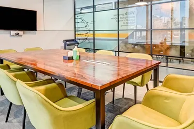 8 Seater Meeting Room