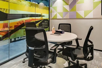 4 Seater Meeting Room