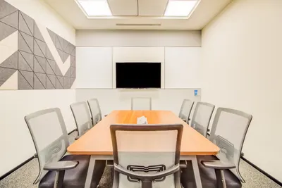 8 Seater Meeting Room