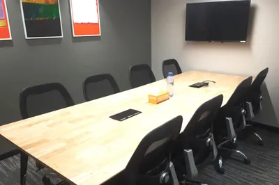 8 Seater Meeting Room