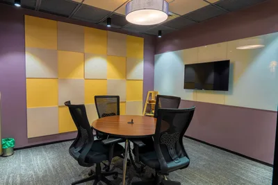 4 Seater Meeting Room